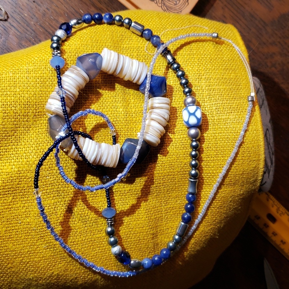 Elasticity bracelet and necklace